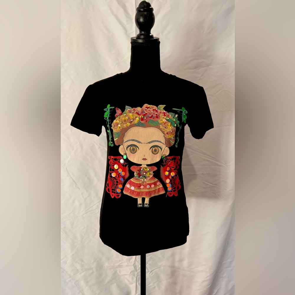 Vinizbena Black Frida Kahlo T-Shirt in Size Medium
